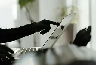 How to Avoid Gift Card Scams While Buying Online