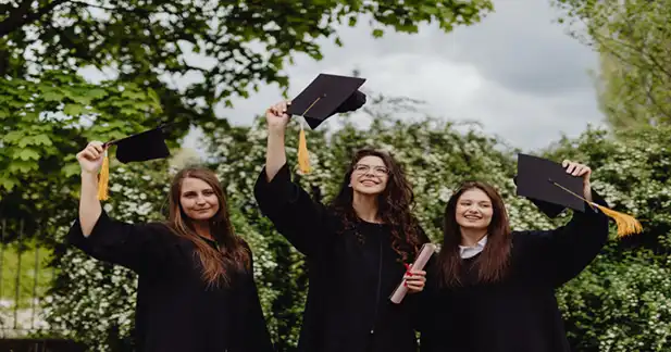 Best graduation gift cards for students starting a new chapter