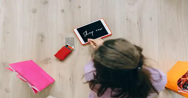 Comparison of open-loop and closed-loop gift cards for smarter gifting